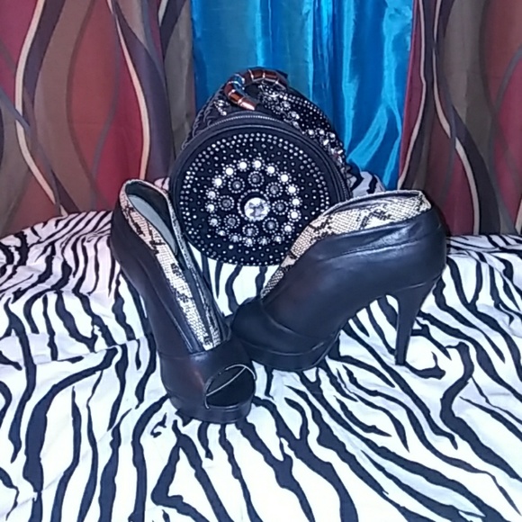 Ladies shoes - Picture 1 of 1